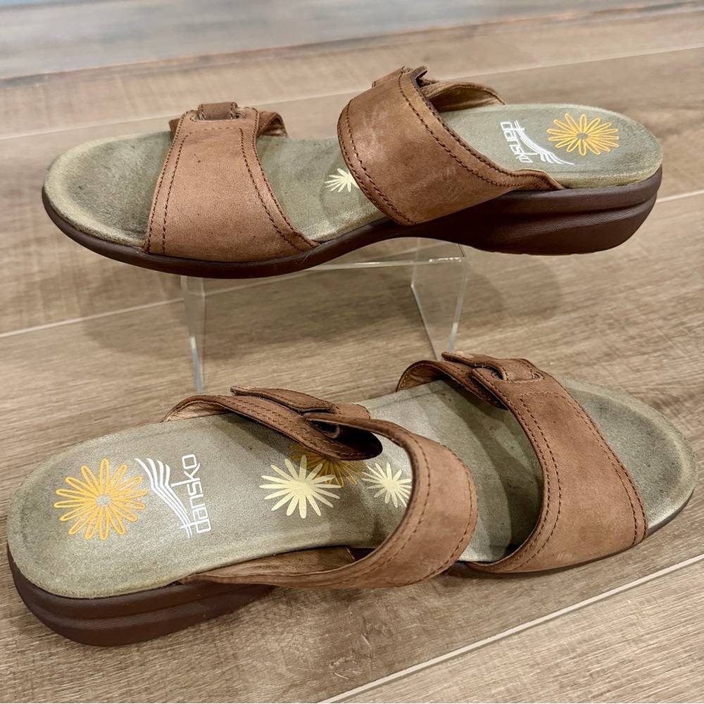 Dansko Isabel‎ Brown Nubuck Women 10-10.5/EU 40 Slip On Hook & Loop Sandals